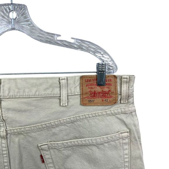 Levis Mens 550 Shorts Relaxed Fit Flat Front 5 Pocket Zip Khaki Beige Sz W42 - Picture 6 of 6
